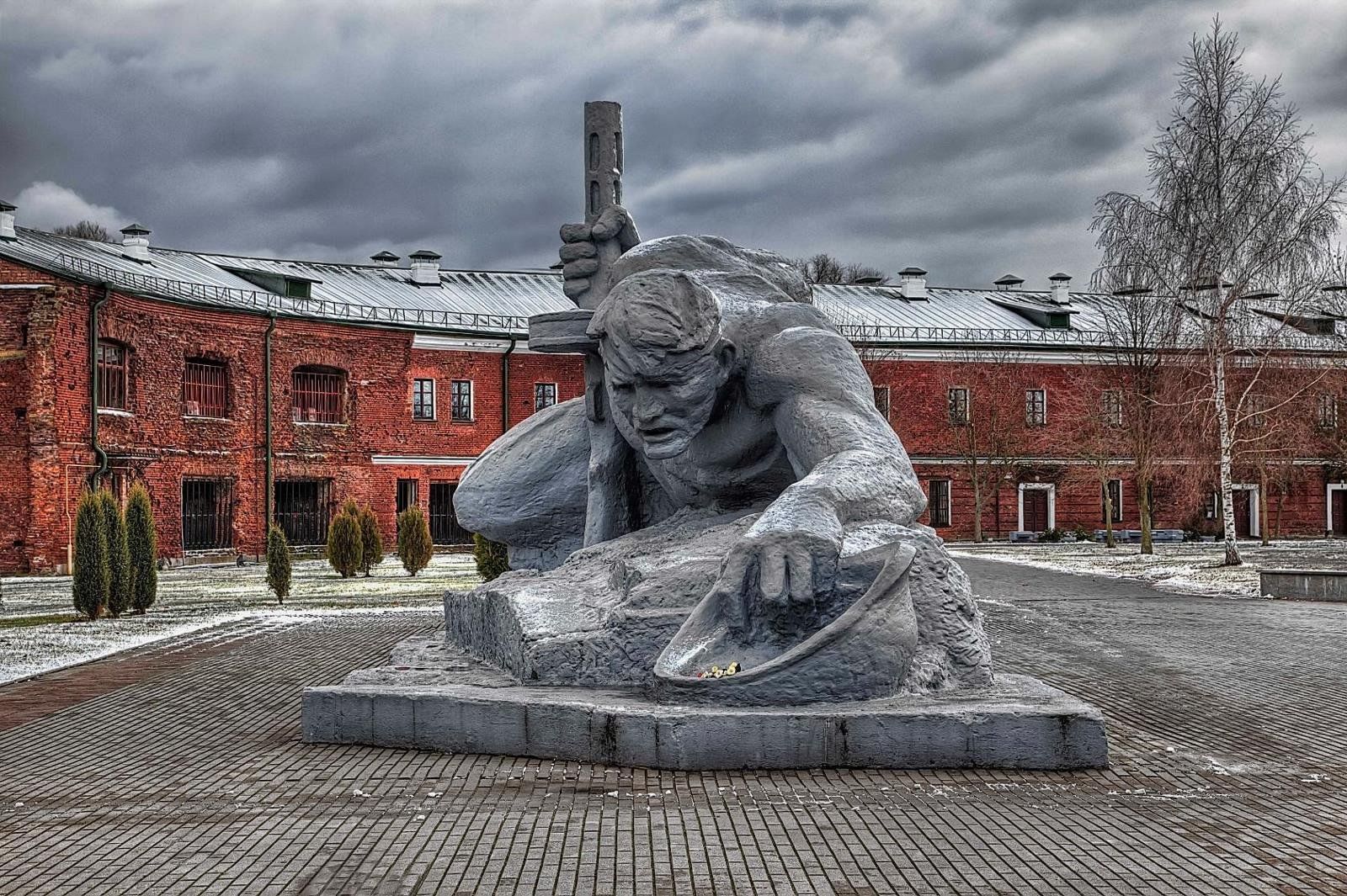 брестская крепость мемориальный комплекс