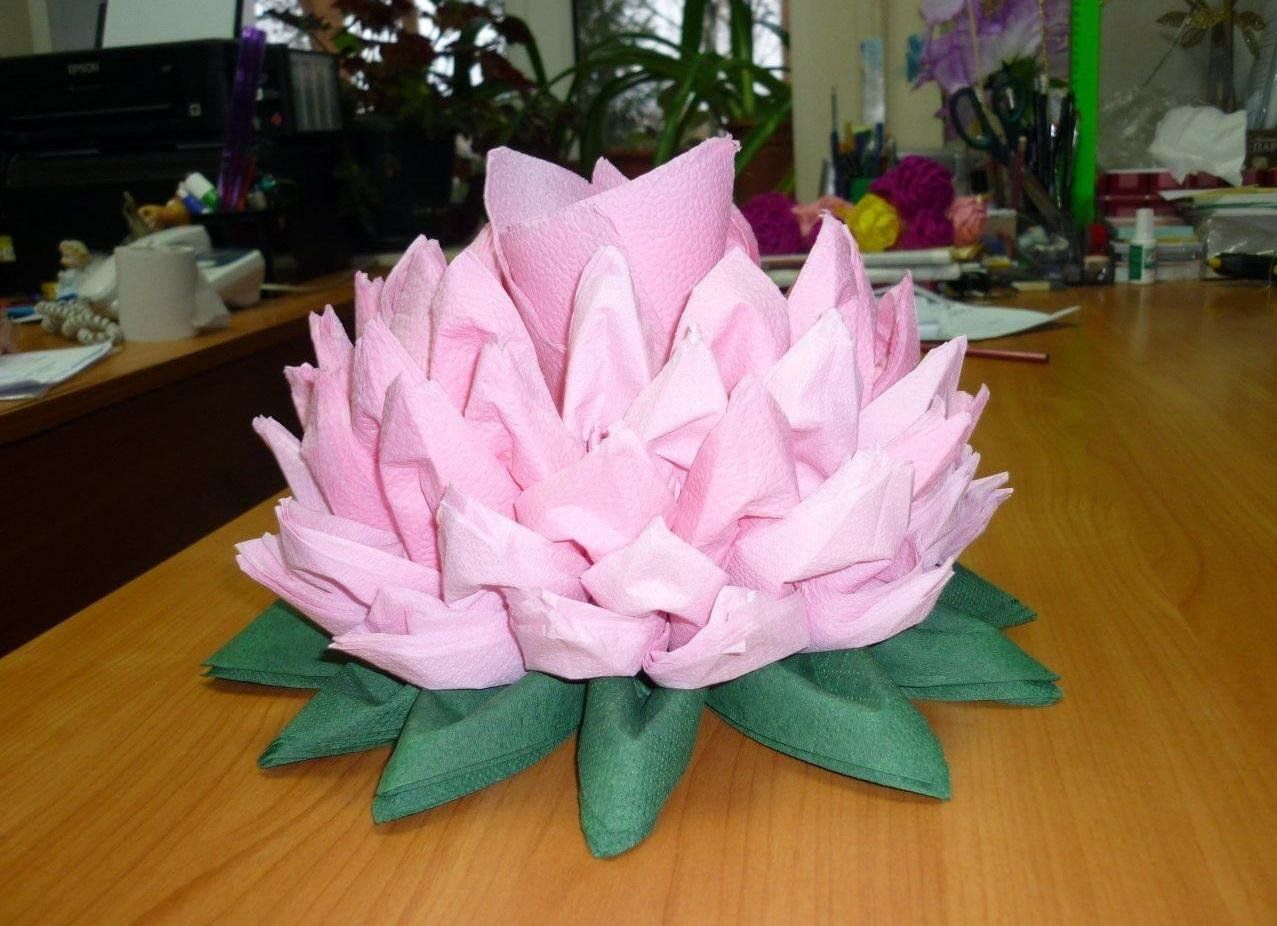 Лотос из салфеток