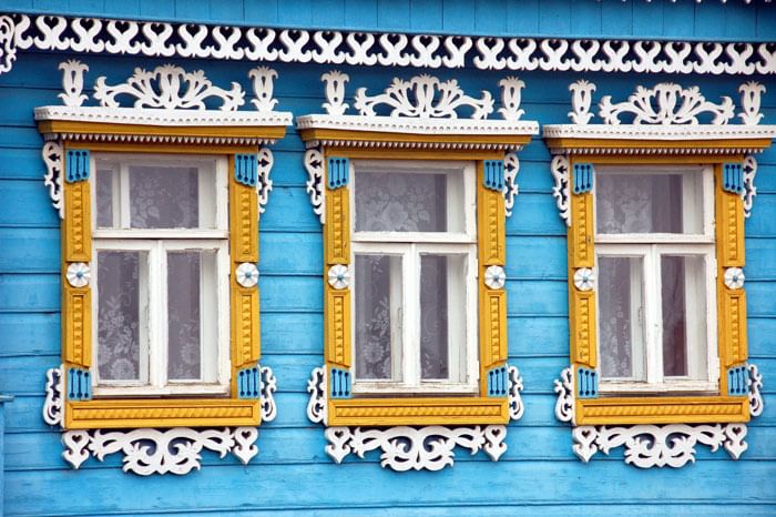 Резные окна дома фото