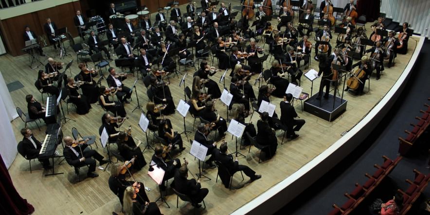 Основное изображение для события Концерт Волгоградского академического симфонического оркестра и Павла Милюкова