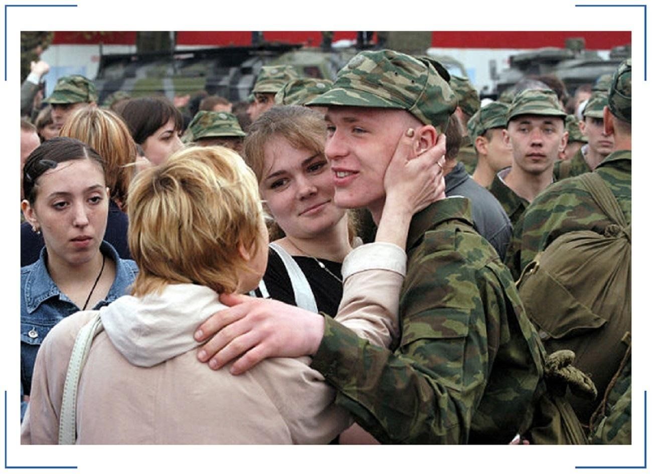 Залужный переворот. Вольно солдат. Мобилизация до последнего украинца. Женщины нацисты на Украине фото. Мобилизация Уфа.