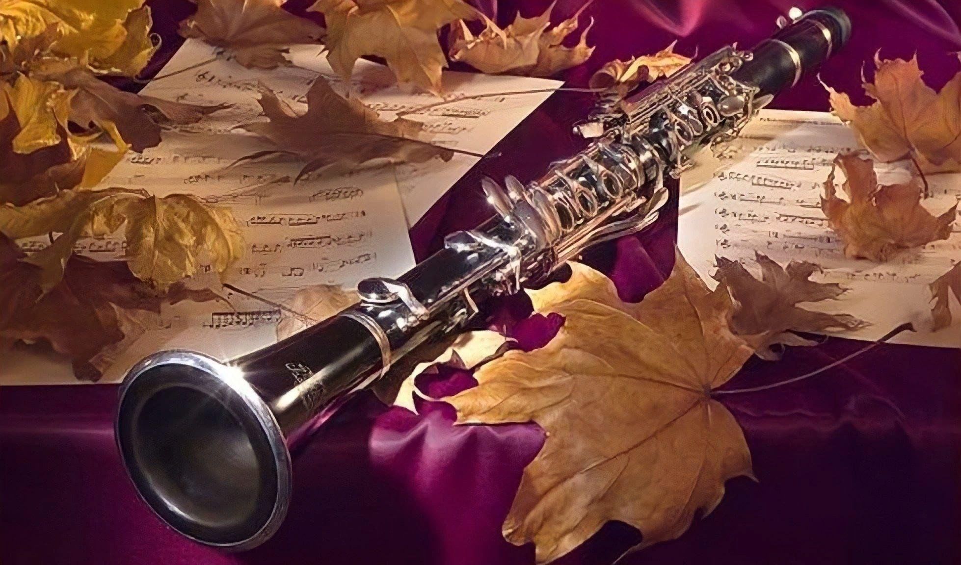 Мелодия кларнета. Осенний саксофон. Натюрморт с музыкальными инструментами. Кларнет цветы. Осенний блюз саксофон.