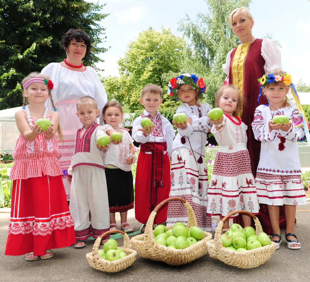 Можно ли стричь волосы на яблочный спас