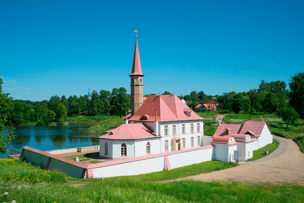 Приоратский дворец, Гатчина. Фотография: Виктор Карасев / фотобанк «Лори»