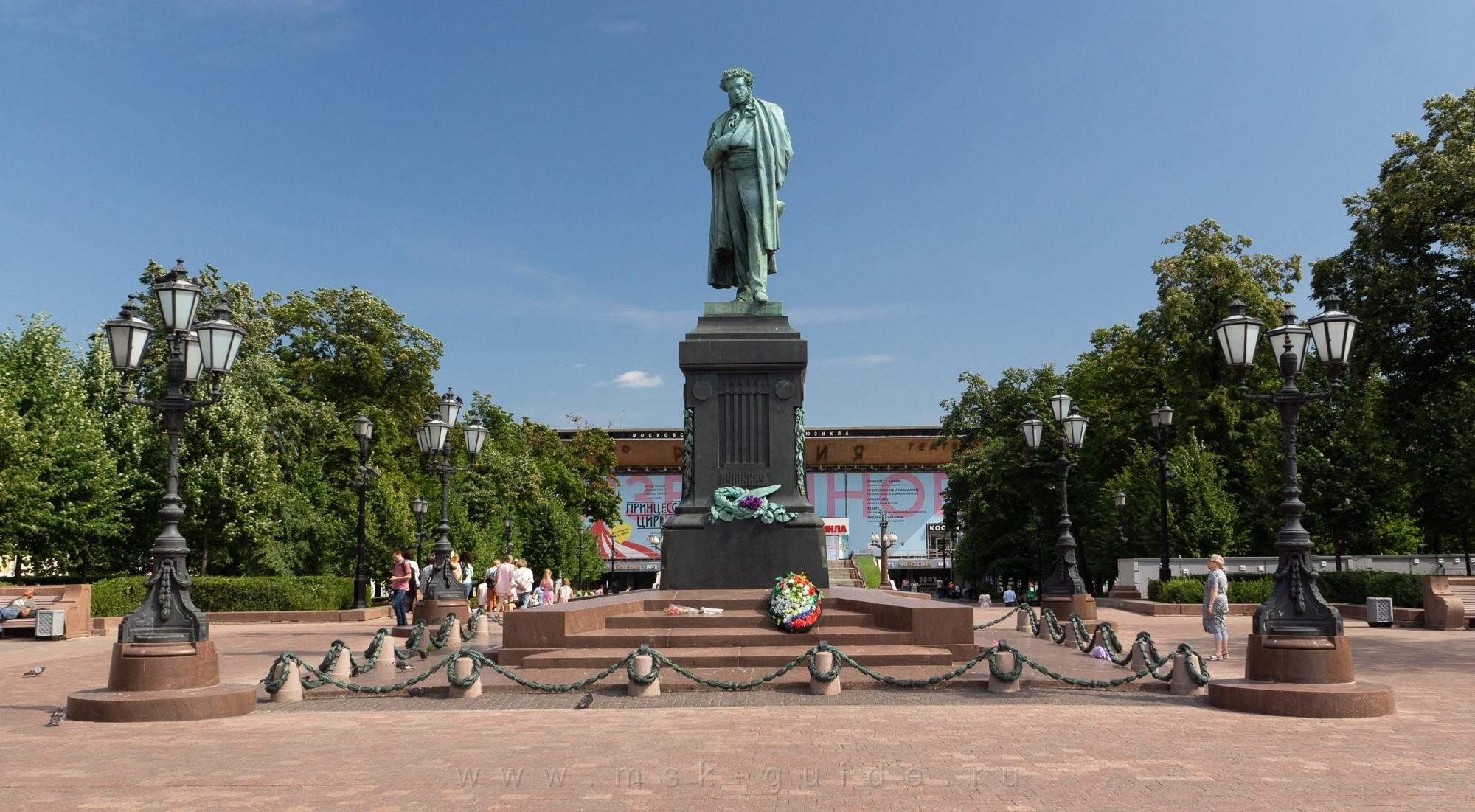 А с пушкин площадь свободы 2 фото
