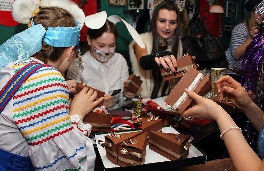 новогодний квиз. приглашение на новогодний квиз. квиз новый год сценарий. Christmas quiz викторина. новогодние квизы.