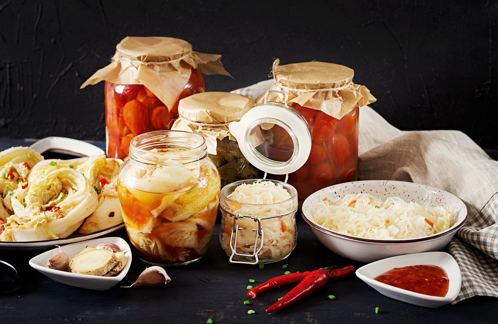 Соленая еда. Квашеная капуста Комбуча, Нарине и пр.). Delicious fermented food.