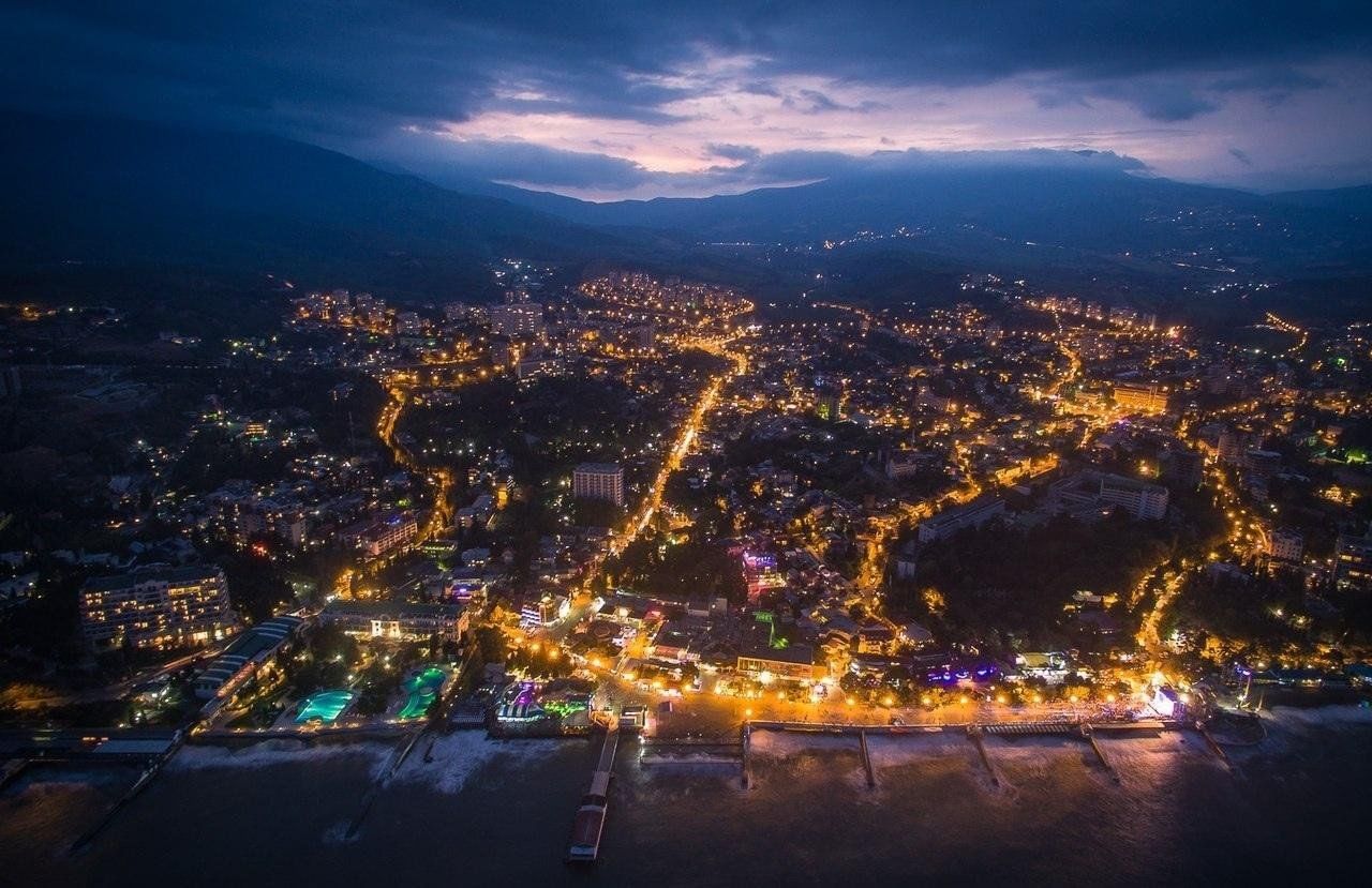 Алушта. Что нужно знать об отдыхе в Алуште 2025, Крым. Пляжи, развлечения, досто