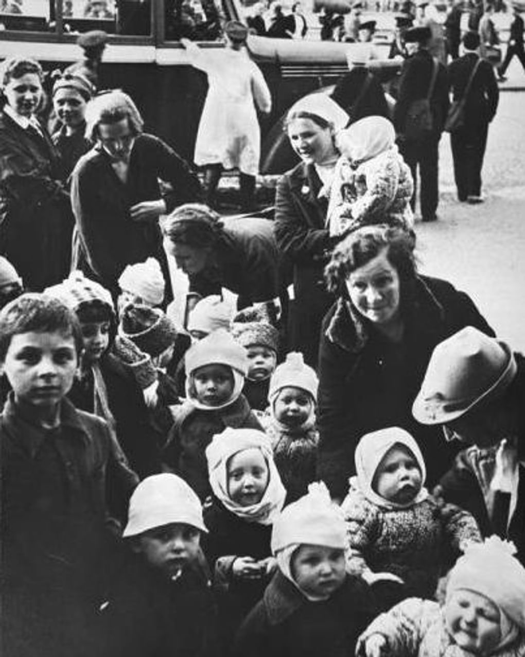 Эвакуация детей. Ленинград, 1941 год. Фотография: Всеволод Тарасевич / Мультимедиа Арт Музей, Москва