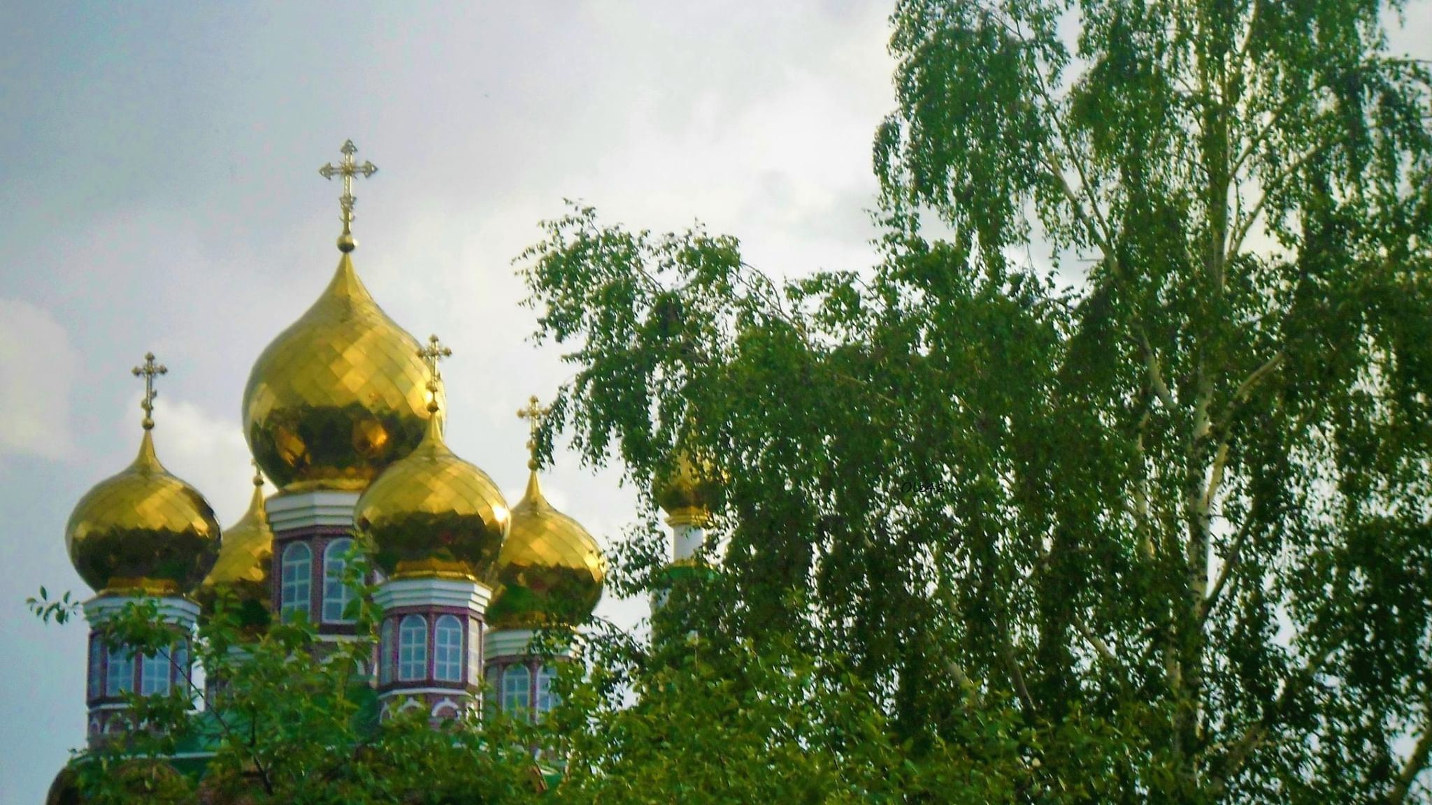 Православный храм и Березовая роща