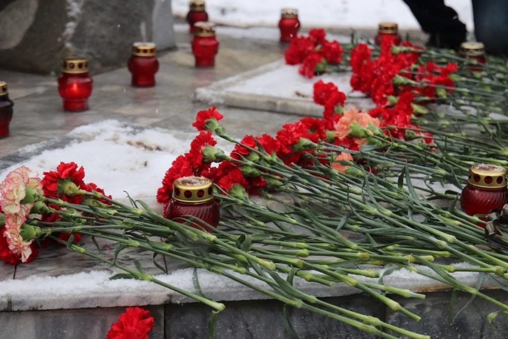 Альбом в память жертв крокуса. Памяти жертв политических репрессий. День памяти жертв репрессий. День памяти политических репрессий. Жертвы политических репрессий.