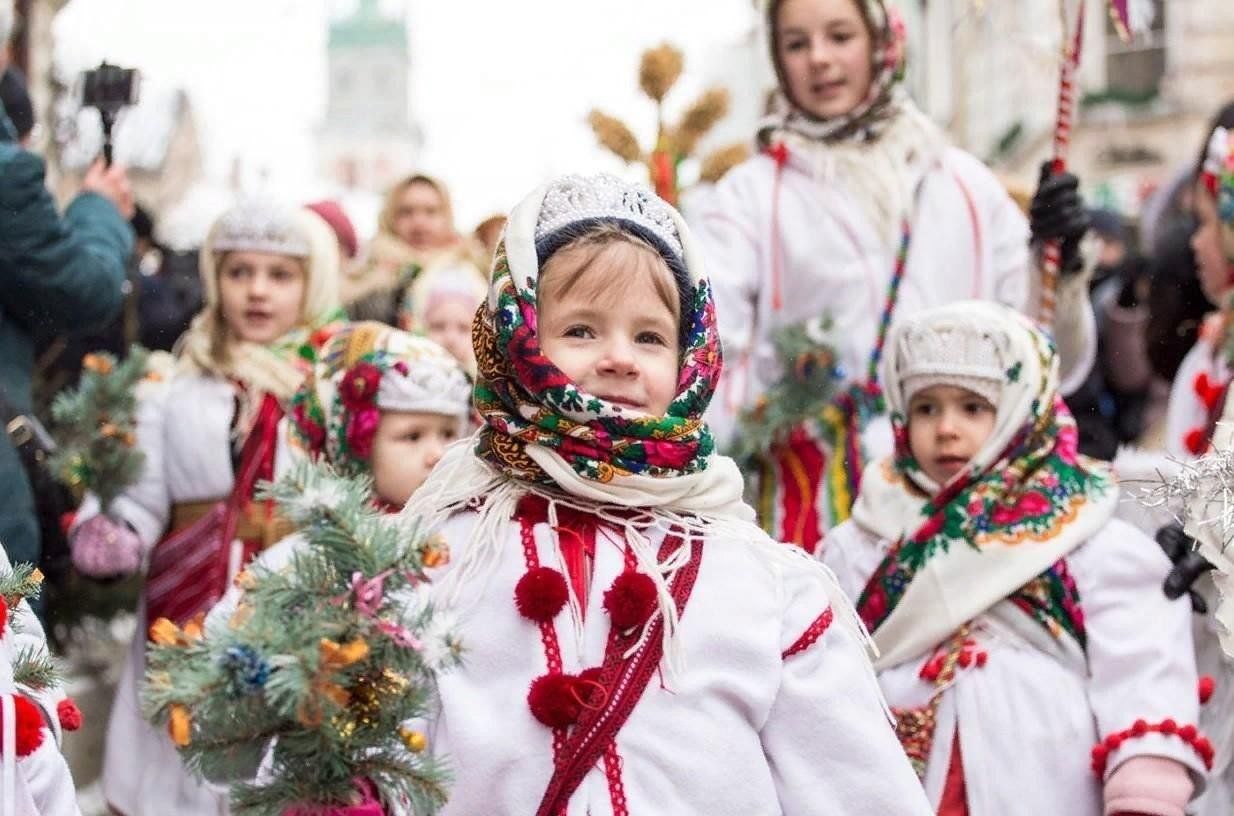 Святки в храме. Рождественские народные гуляния. Колядки. Рождество в России. Зимние праздники.