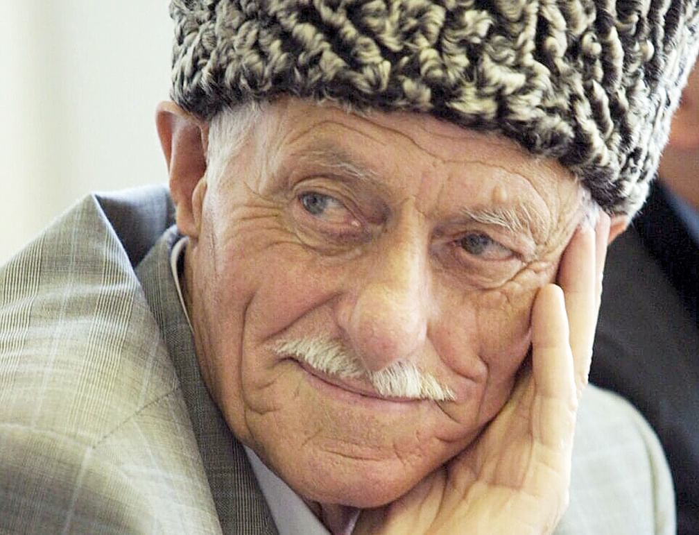 абузар абдулхакимович айдамиров. книга долгие ночи абузар айдамиров. еха буьйсанаш абузар айдамиров. абузар абдулхакимович айдамиров стихи. абузар айдамиров поэт чечни.