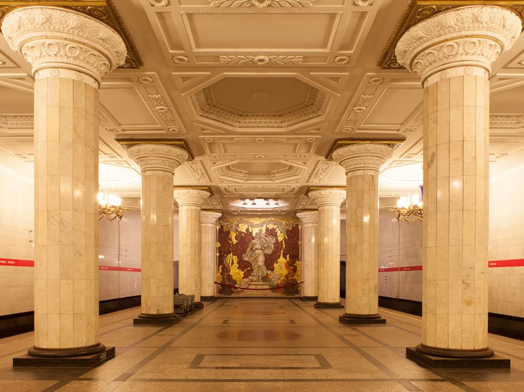 Станция метро «Автово», Санкт-Петербург. 2013 год. Фотография: Литвяк Игорь / фотобанк «Лори»