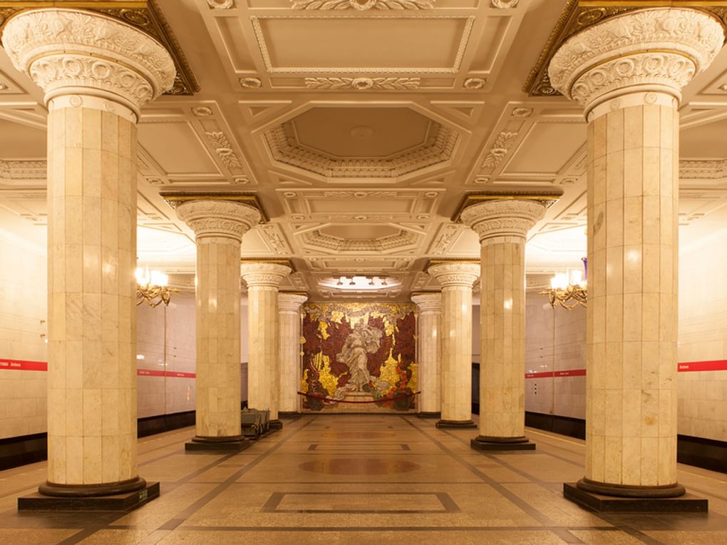 Станция метро «Автово», Санкт-Петербург. 2013 год. Фотография: Литвяк Игорь / фотобанк «Лори»