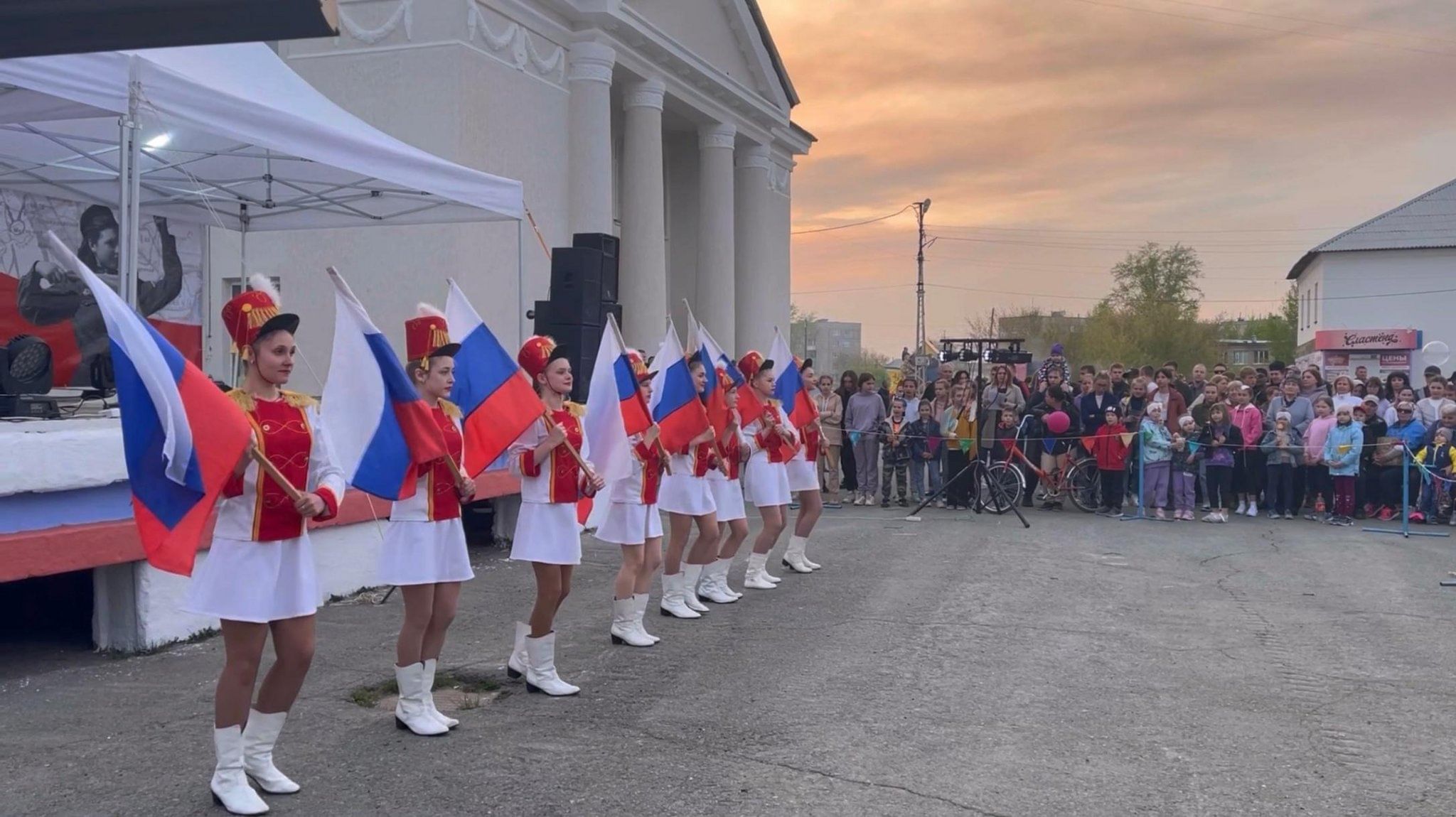 Группы первомайска