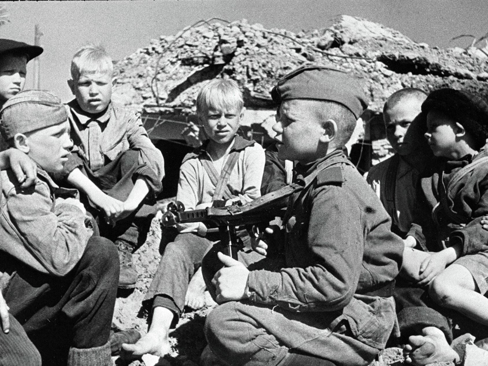 ф семяновский фронтовое детство фотография источник информации