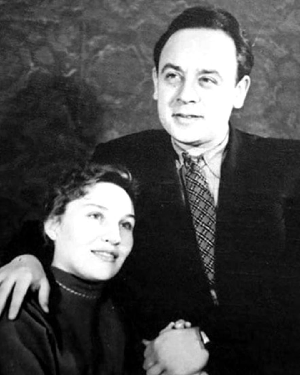 Леонид Броневой с первой женой Валентиной Блиновой. Фотография: stuki-druki.com
