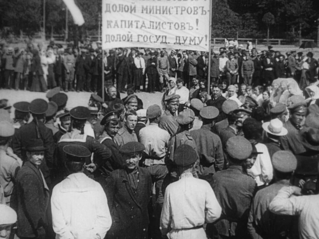 Кадр из документального фильма Дзиги Вертова «Годовщина революции», 1918