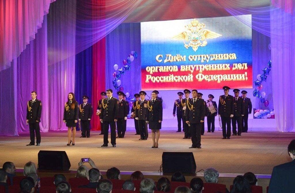 10 ноября какой концерт. Праздничный концерт к Дню полиции. Концерт ко Дню милиции. Концерт в Кремле на день милиции. Концерт ко Дню сотрудника органов внутренних дел