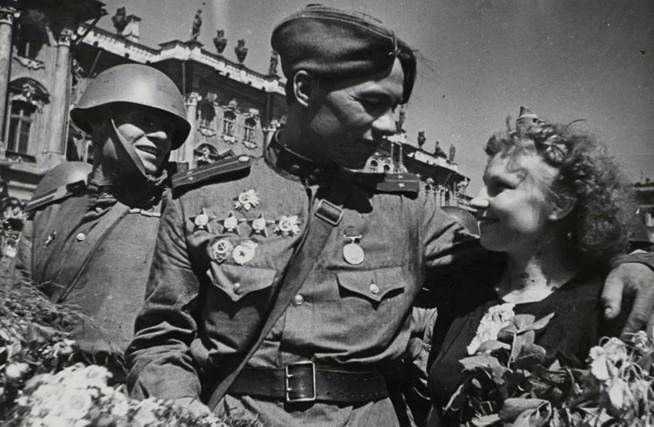 Фото солдат после победы Литературно-патриотический вечер "Солдаты Победы: героям войны посвящается" 2024
