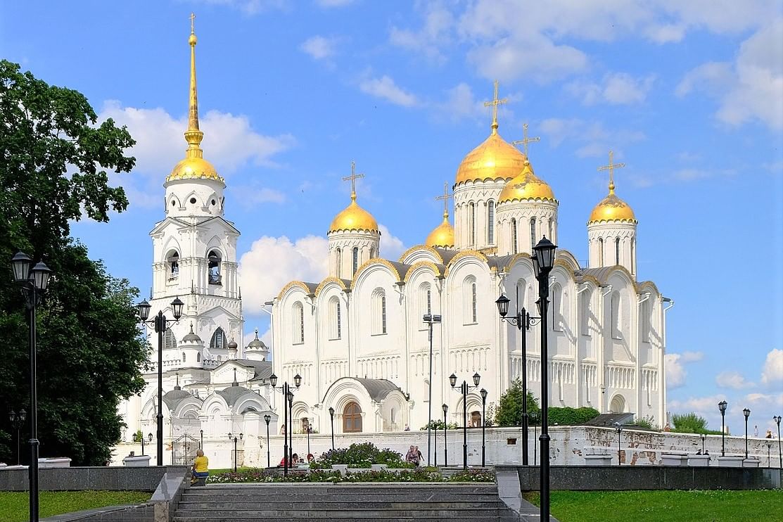 Белокаменные памятники владимира фото Самые большие памятники: Московский Кремль, Большой дворец Петергофа, Успенский 