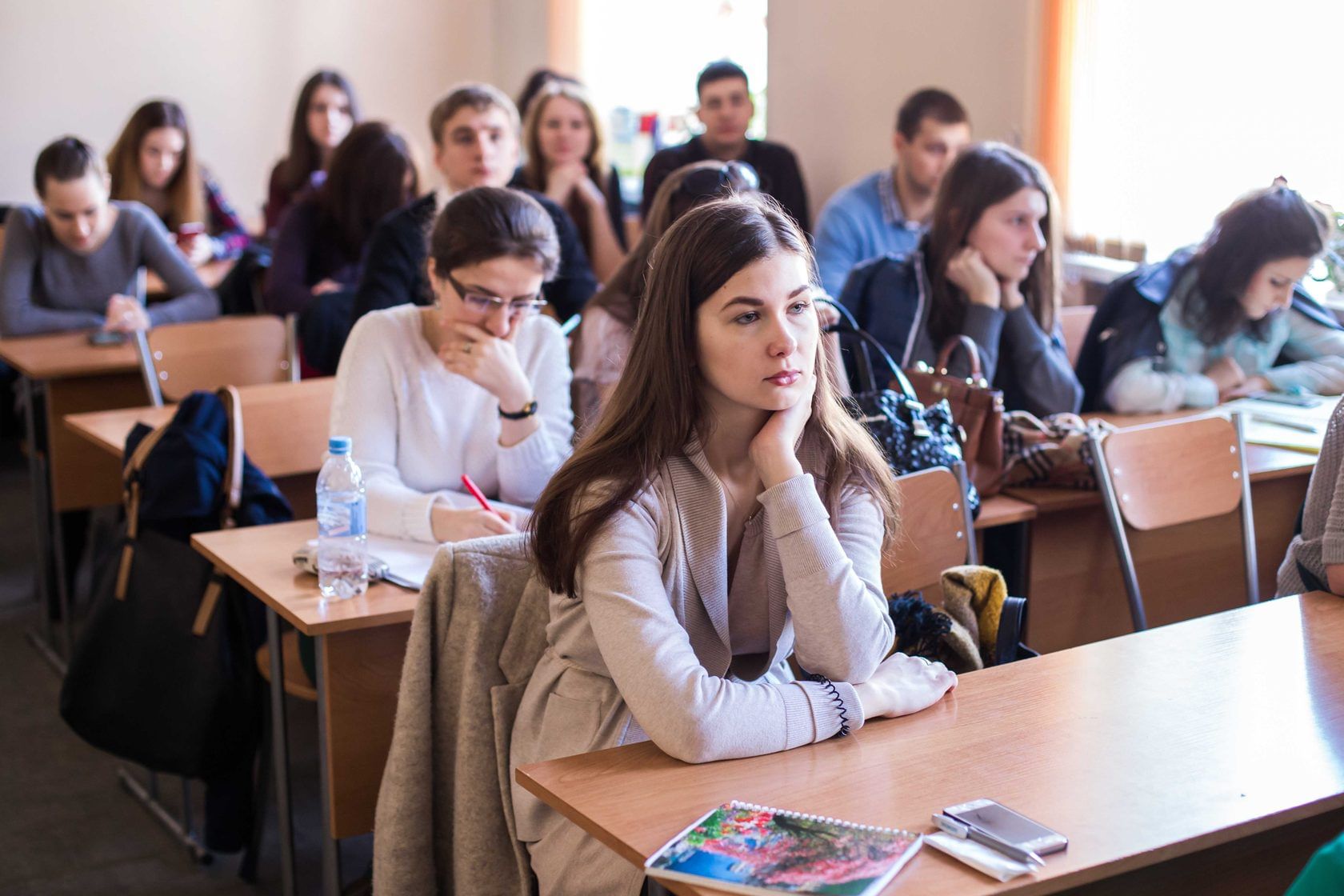 Преподаватель в колледж. Лекция в университете. Лекция в колледже. Лекторий в университете. Лекции техникумов.