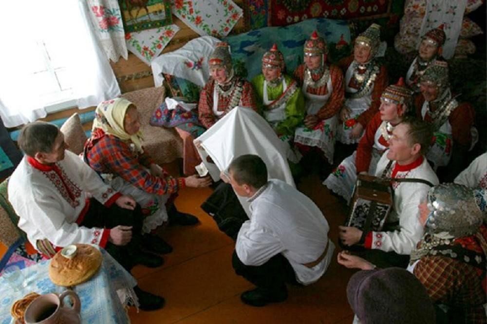 Традиции чувашского народа. Мордовский свадебный наряд. Свадебный костюм чувашей. Улах чувашский праздник. Чуваши улах.