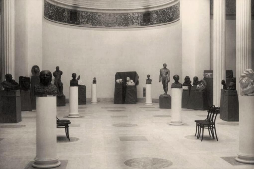 Выставка Анны Голубкиной в Музее изящных искусств. 1914. Фотография: <a href="https://www.tg-m.ru/catalog/en/photos/2288" target="_blank" rel="noopener">tg-m.ru</a>