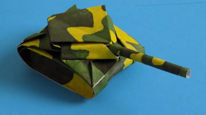 Танк из бумаги а4. Оригами танк. Оригами военной техники. Танк из бумаги своими руками. Танчик из бумаги оригами.