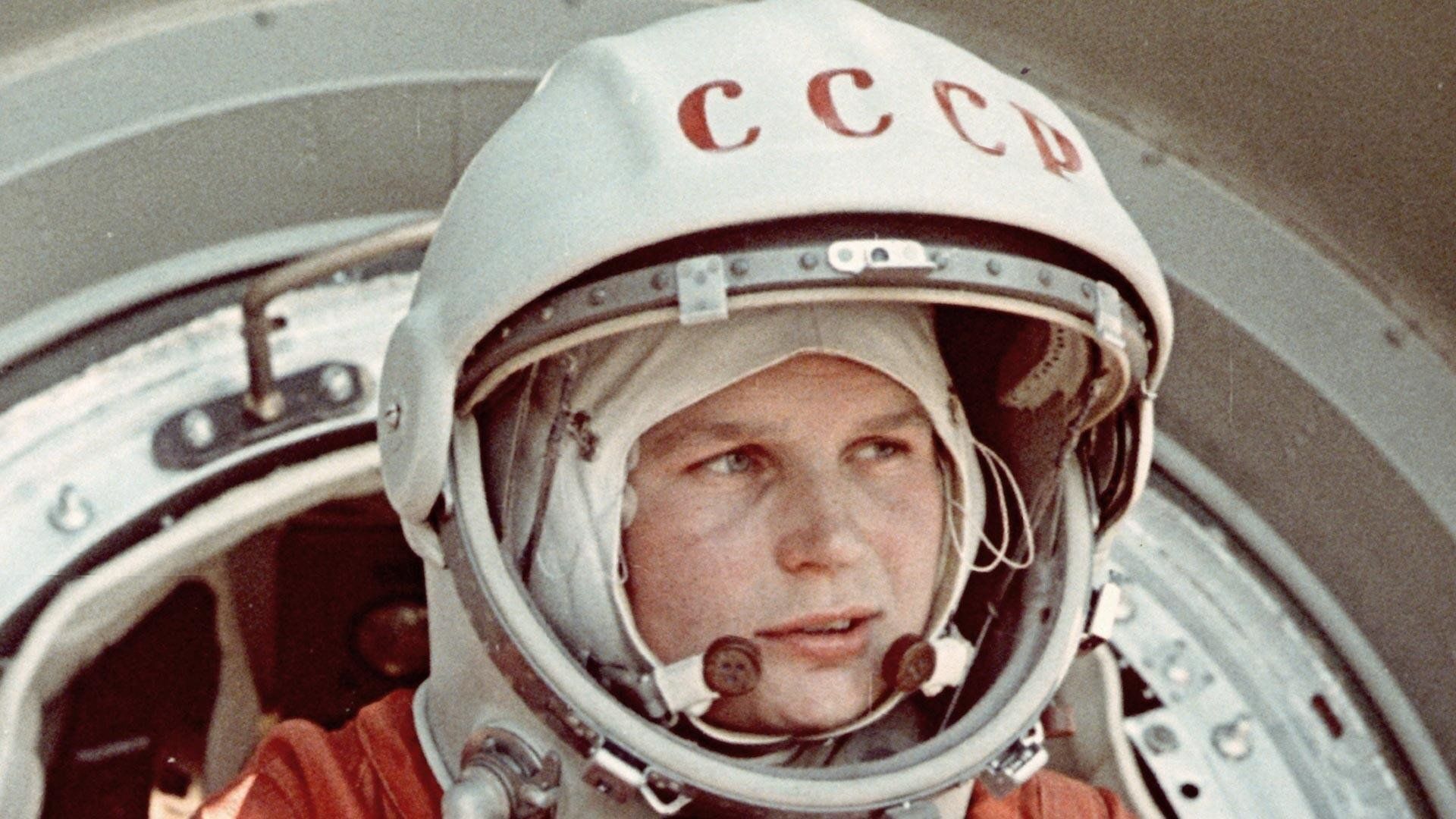 Валентина терешкова фото в скафандре