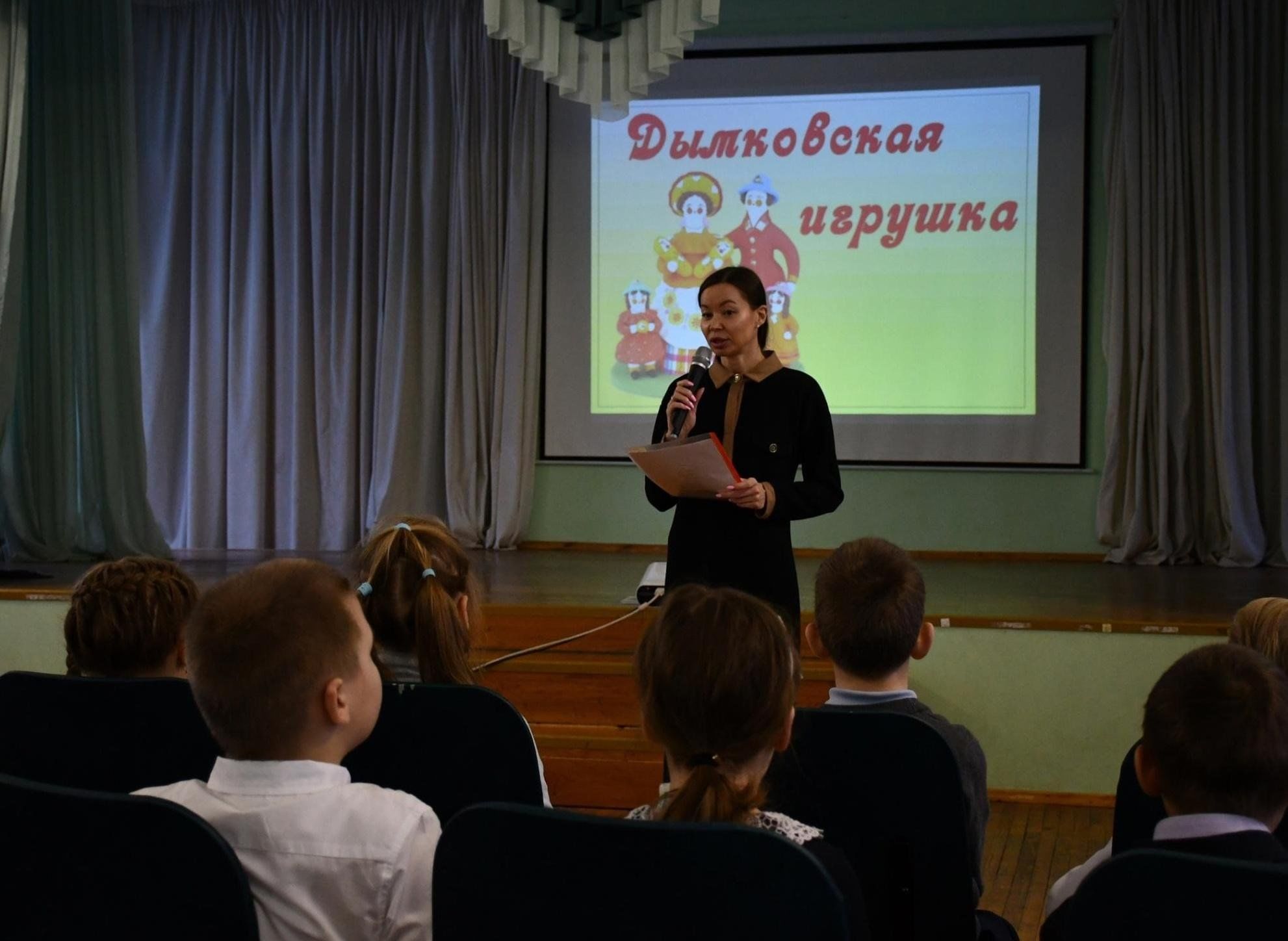«Дымковская игрушка» — познавательная программа для детей Парголова