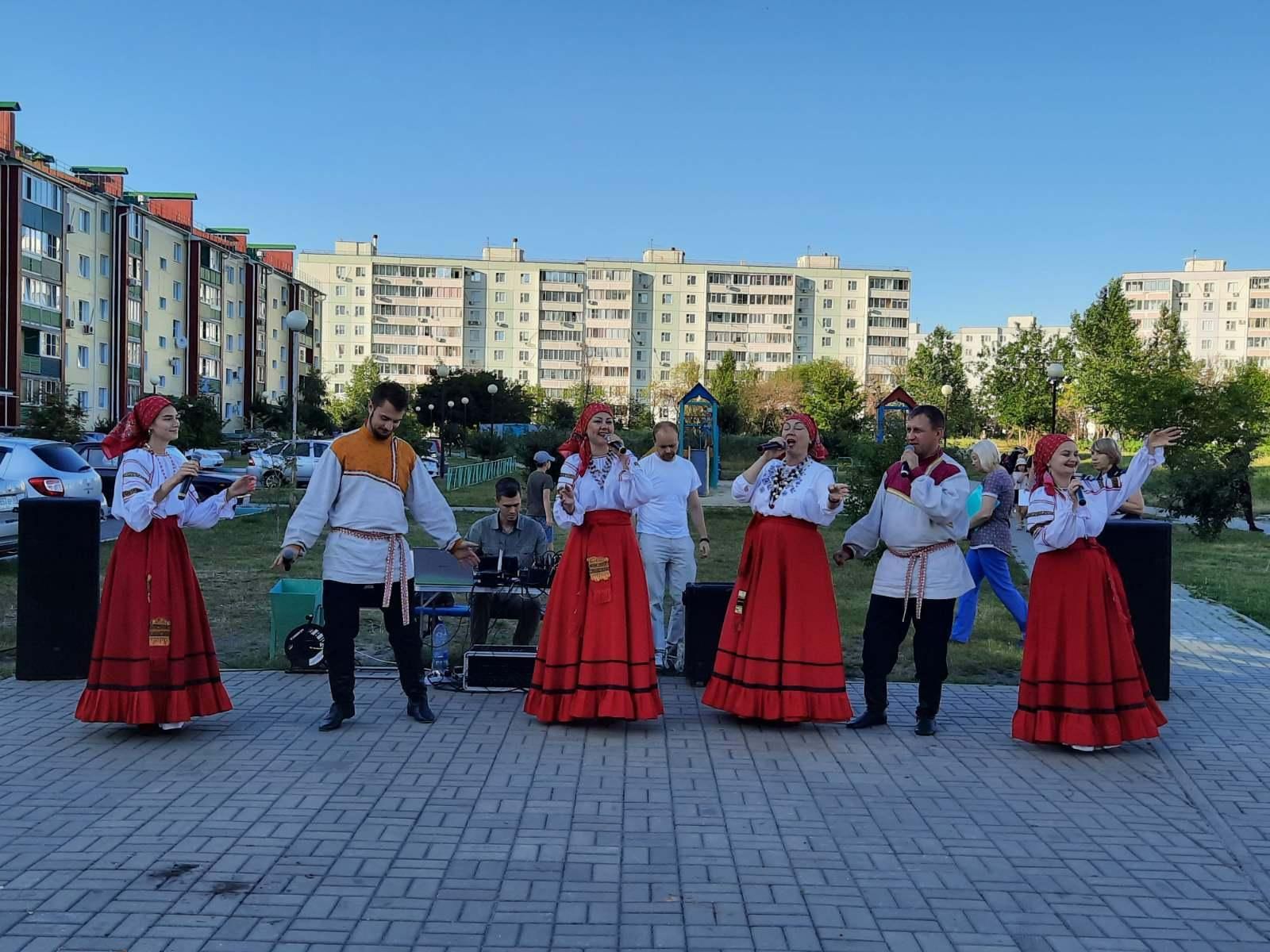 Культурная жизнь. Старый Оскол. Старый Оскол дворы. Концерт в Старом Осколе 11августка. Красивые городские места в Старом Осколе.