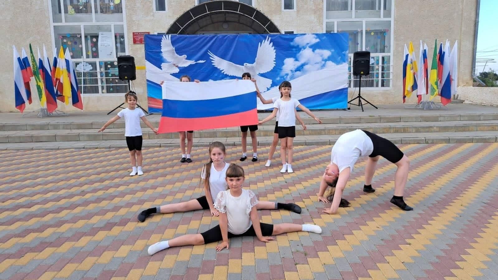 Организовать спортивное мероприятие. День физкультурника Липецк. Село Хлевное детский сад. Парады спортивных мероприятиях.