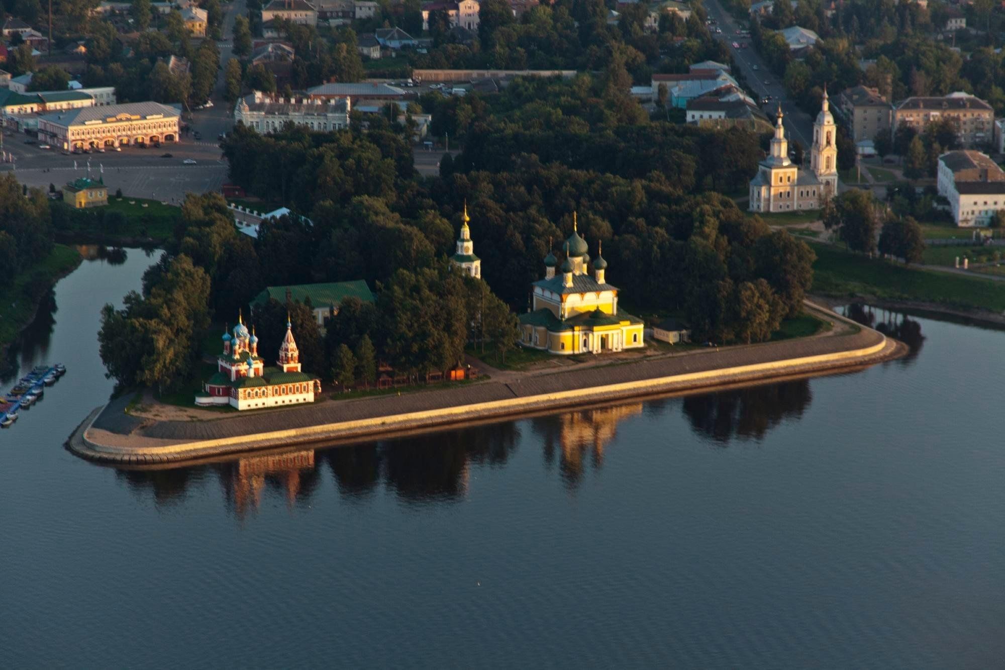 центральная площадь углича