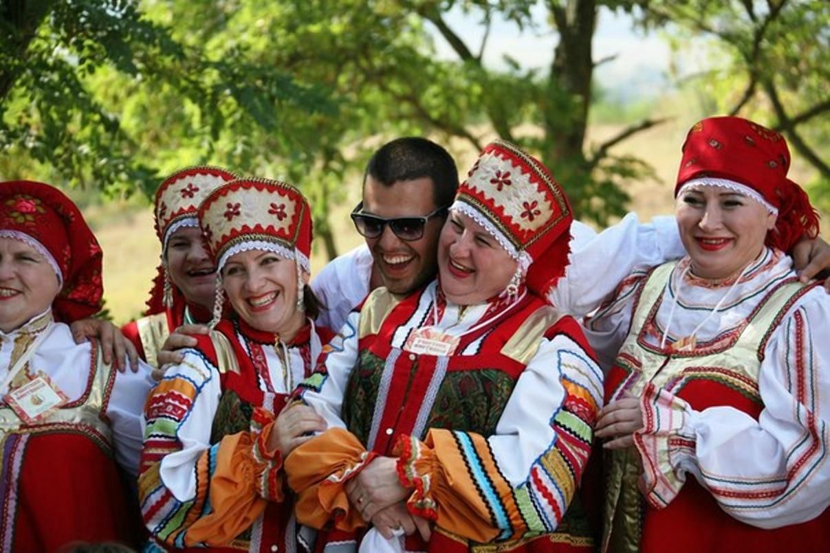 Традиционная культура и современность. Народный костюм Борисовского района Белгородской области. Национальный костюм Борисовского района. Традиционные промыслы Белгородчины. Традиционная культура n. 1 (49) /2013.