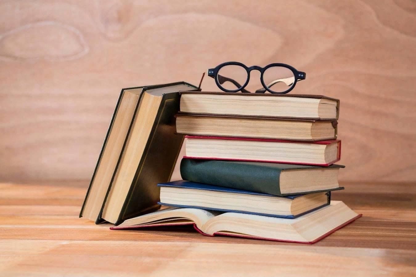 Учитель на страницах книг картинки