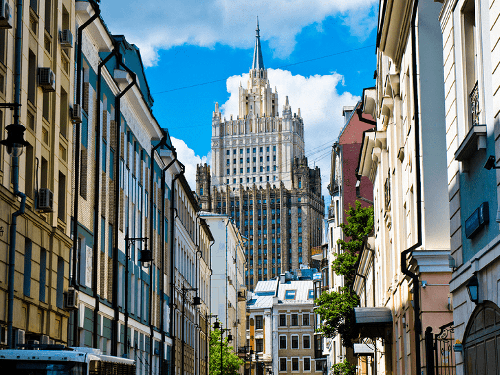Вид на здание Министерства иностранных дел. Москва. Фотография: E. O. / фотобанк «Лори»