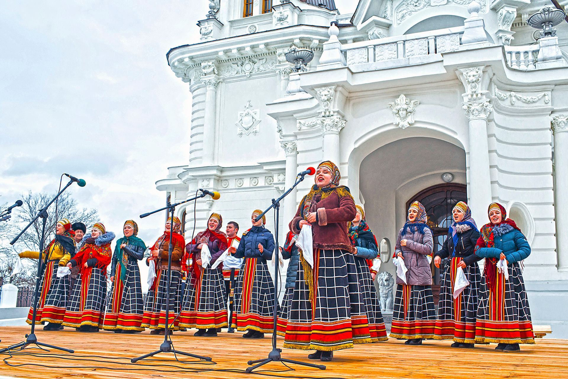 Масленица в тамбове. Масленица в парке культуры Тамбов. Мичуринск праздник Масленица. Масленица усадьба Асеевых.