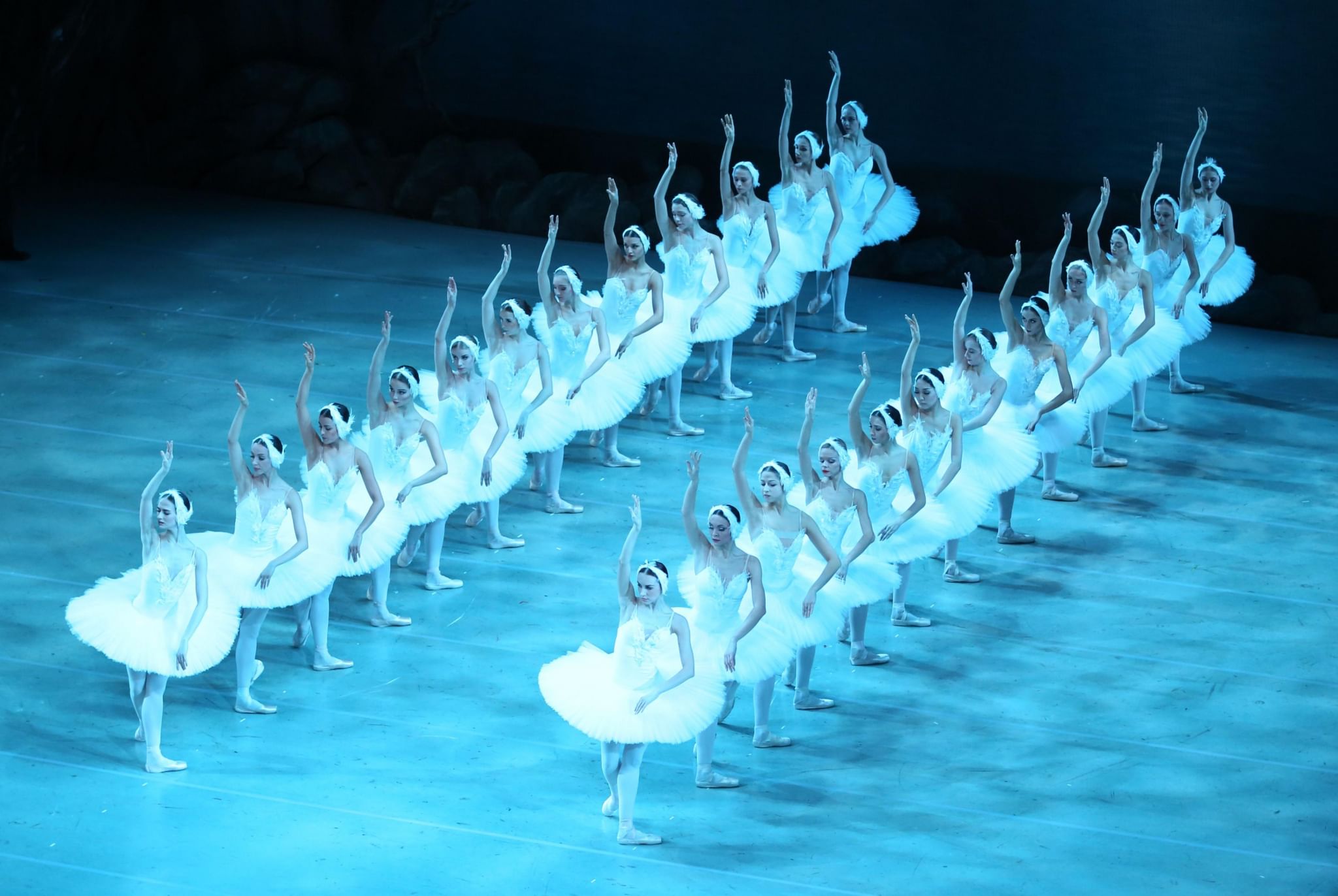 Лебединое озеро спб купить. Лебединое озеро 2021 балет. Балет Лебединое озеро в Санкт-Петербурге. Лебединое озеро Мариинский театр.