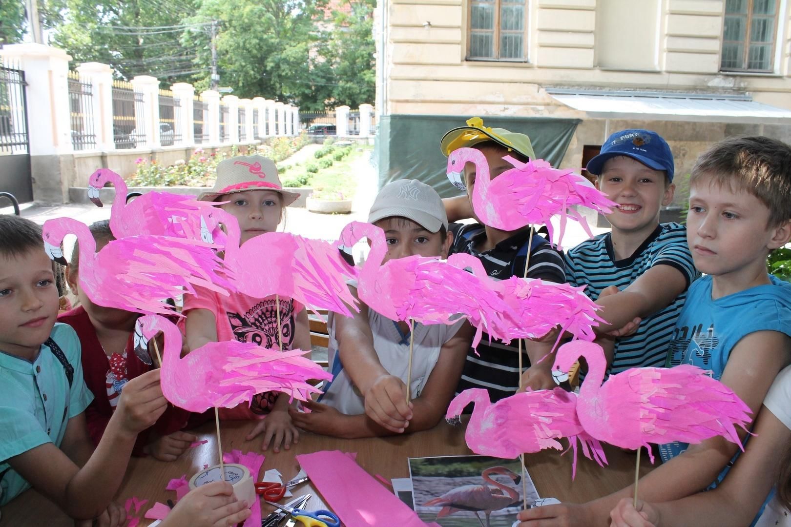 Лагерь розовый фламинго прохладный фото