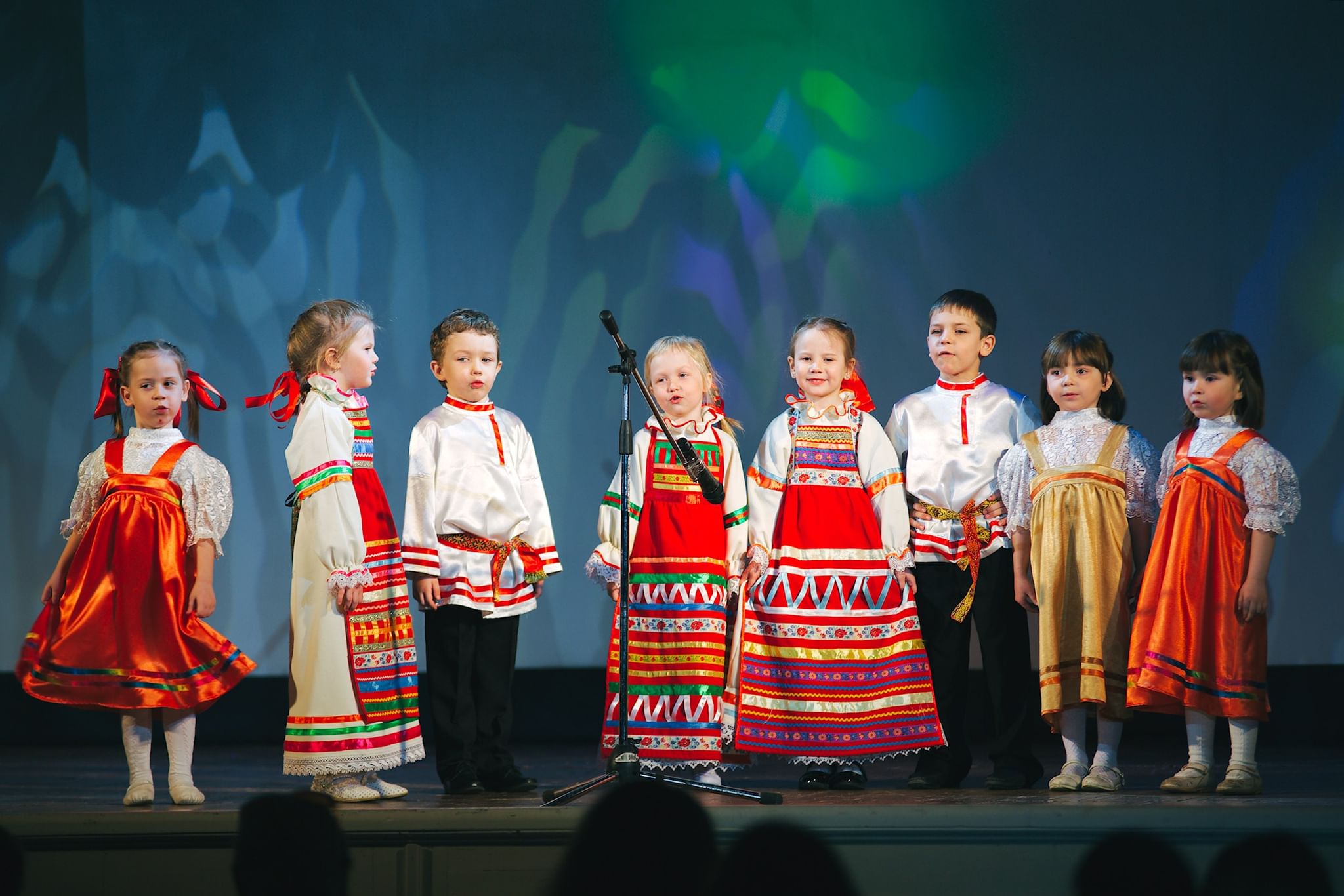 Детский ансамбль. Детский фольклорный ансамбль. Детский фольклорный коллектив. Костюмы для детского фольклорного ансамбля. Детский русский народный коллектив.