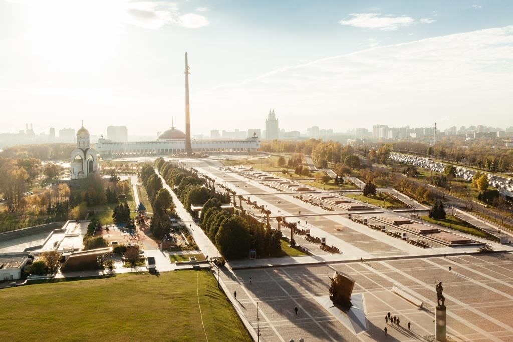 Поклонная гора в москве фото летом