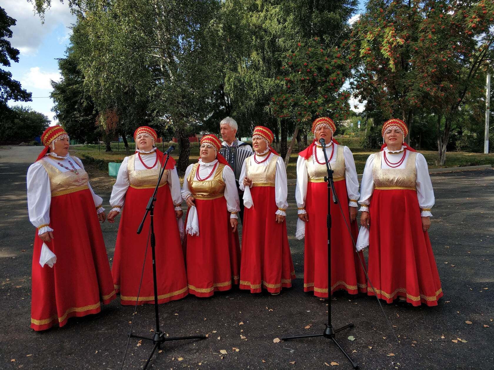 Культура прямой. Роговатовский фольклорный ансамбль Старооскольский район. Троицу гуляем лето встречаем. Песенная традиция Оскольского района Белгородской области. Село вечерино Беларусь.