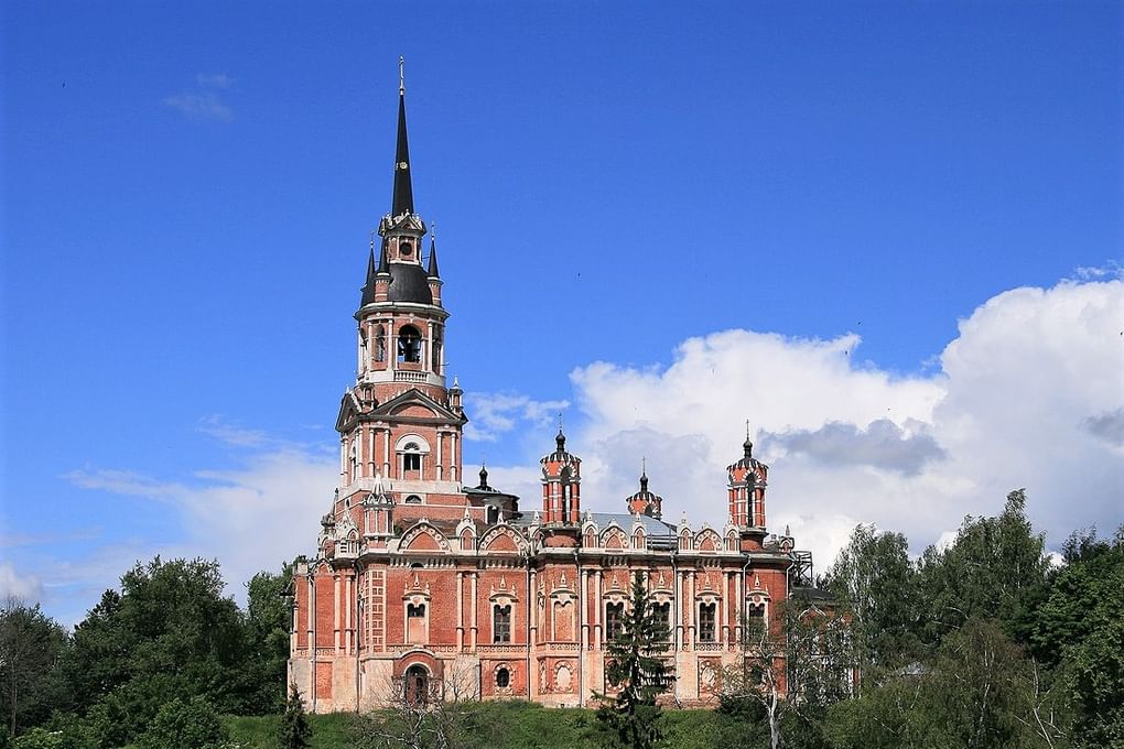 Никольский собор, Можайск, Московская область. Фотография: Ludvig14 / <a href="https://commons.wikimedia.org/w/index.php?curid=20368420" target="_blank" rel="noopener">commons.wikimedia</a> / <a href="https://creativecommons.org/licenses/by-sa/3.0" target="_blank" rel="noopener">CC BY-SA 3.0</a>