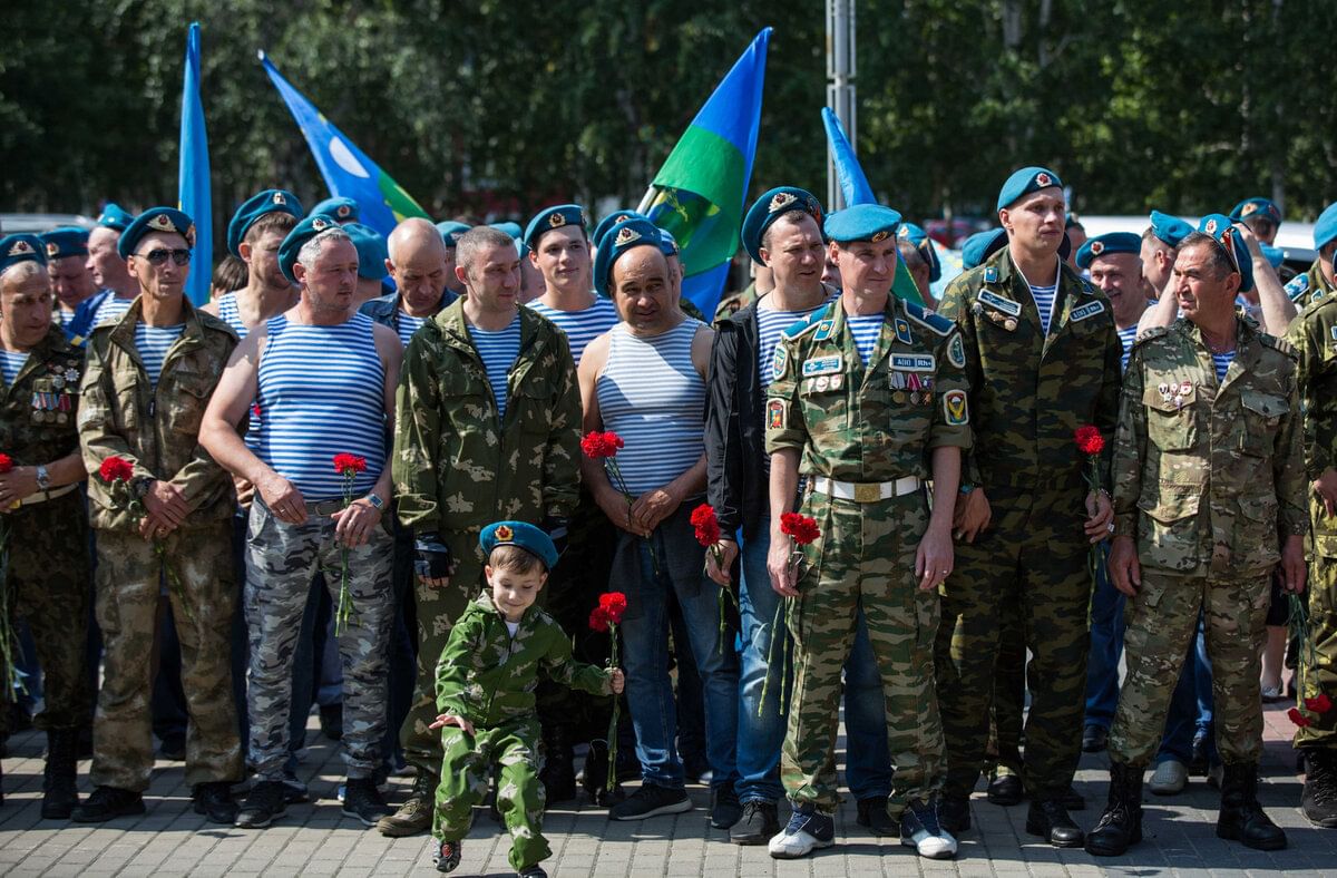 Дни праздников войск. 2 Августа день воздушно-десантных войск России. День воздушно-десантных войск праздники России. С днем ВДВ. С праздником ВДВ.