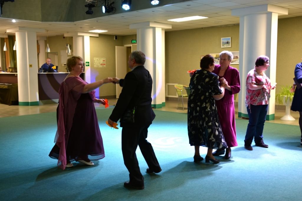 вечер кому за. вечеринка для тех кому за 40. вечеринка для тех кому за 50. где проходят вечера кому за. клуб кому за 50 в москве.