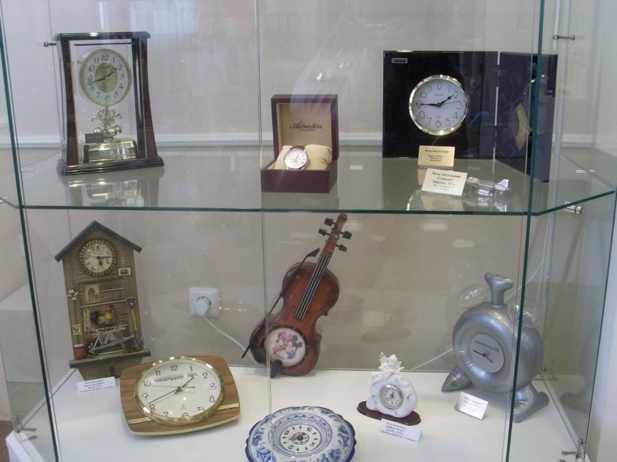 В музее часов на экспонатах представлены
