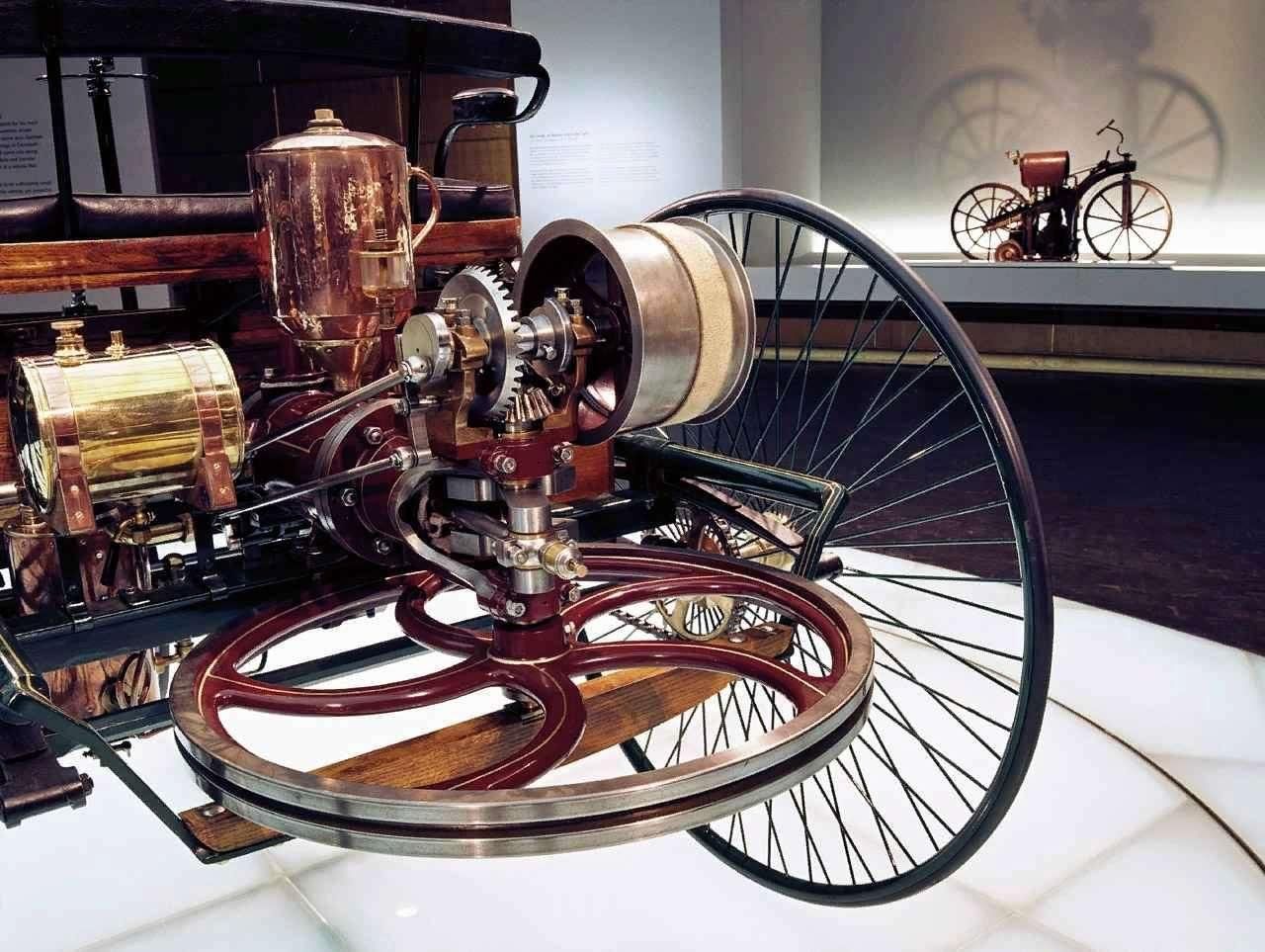 Какой из автономных роботов созданный французским изобретателем. Самый первый Мерседес 1885. Benz Patent-Motorwagen 1886 года.