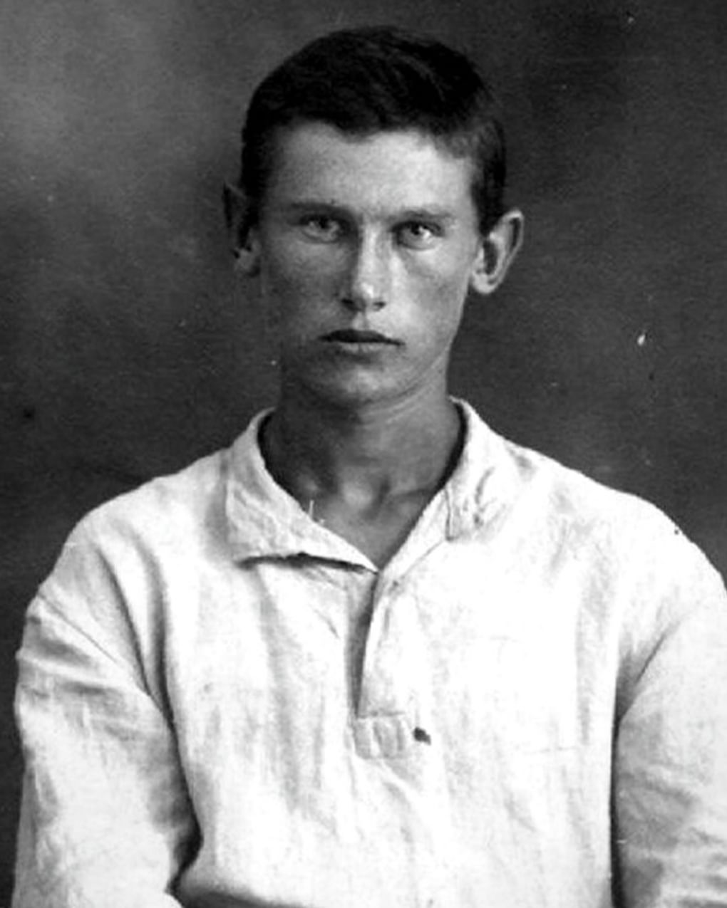 Александре фадееве. Александр Фадеев. Александр Фадеев писатель. Александр Фадеев в молодости. Александр Александрович Фадеев молодой
